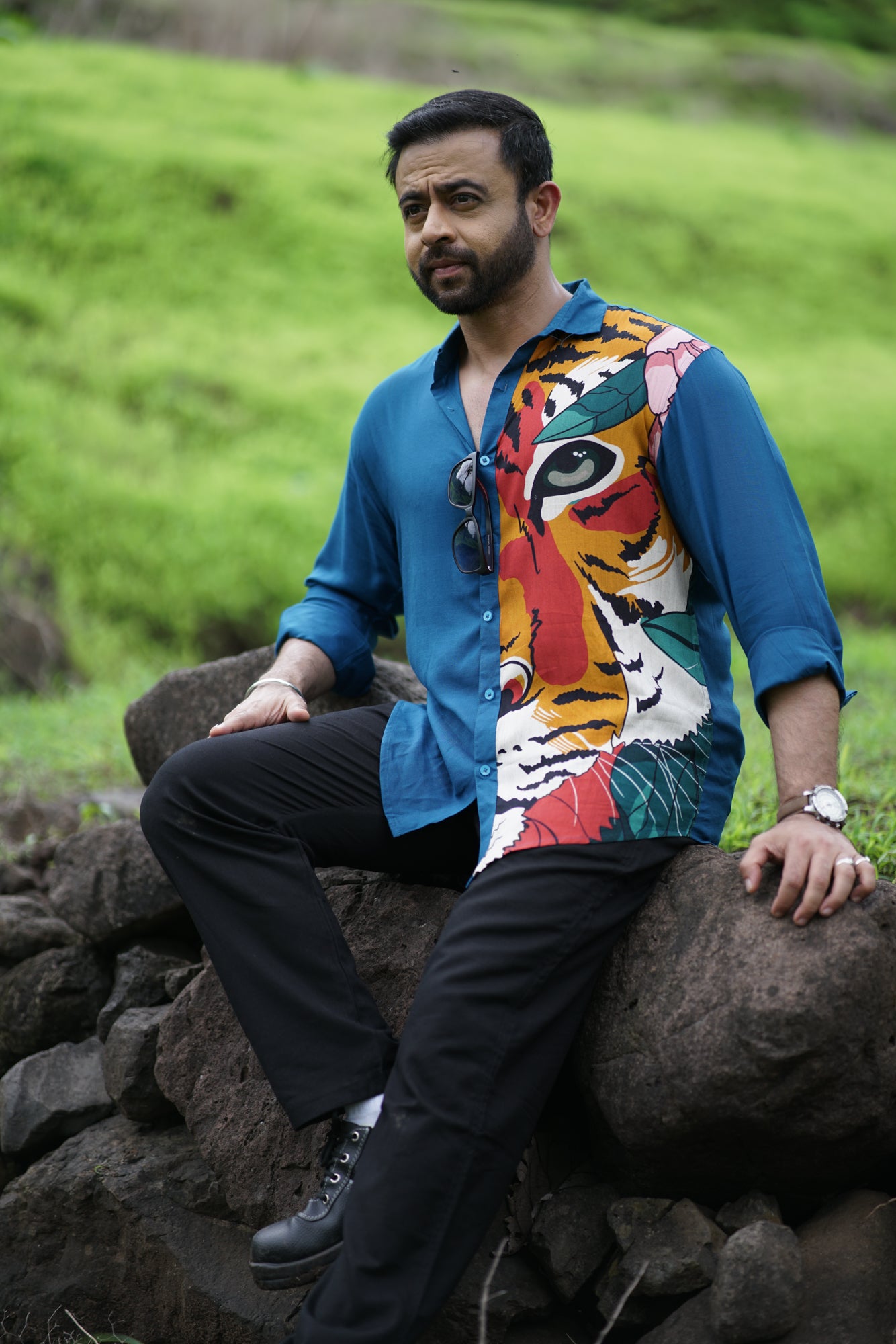 Bold Tiger Print Full Sleeve Shirt (Blue)