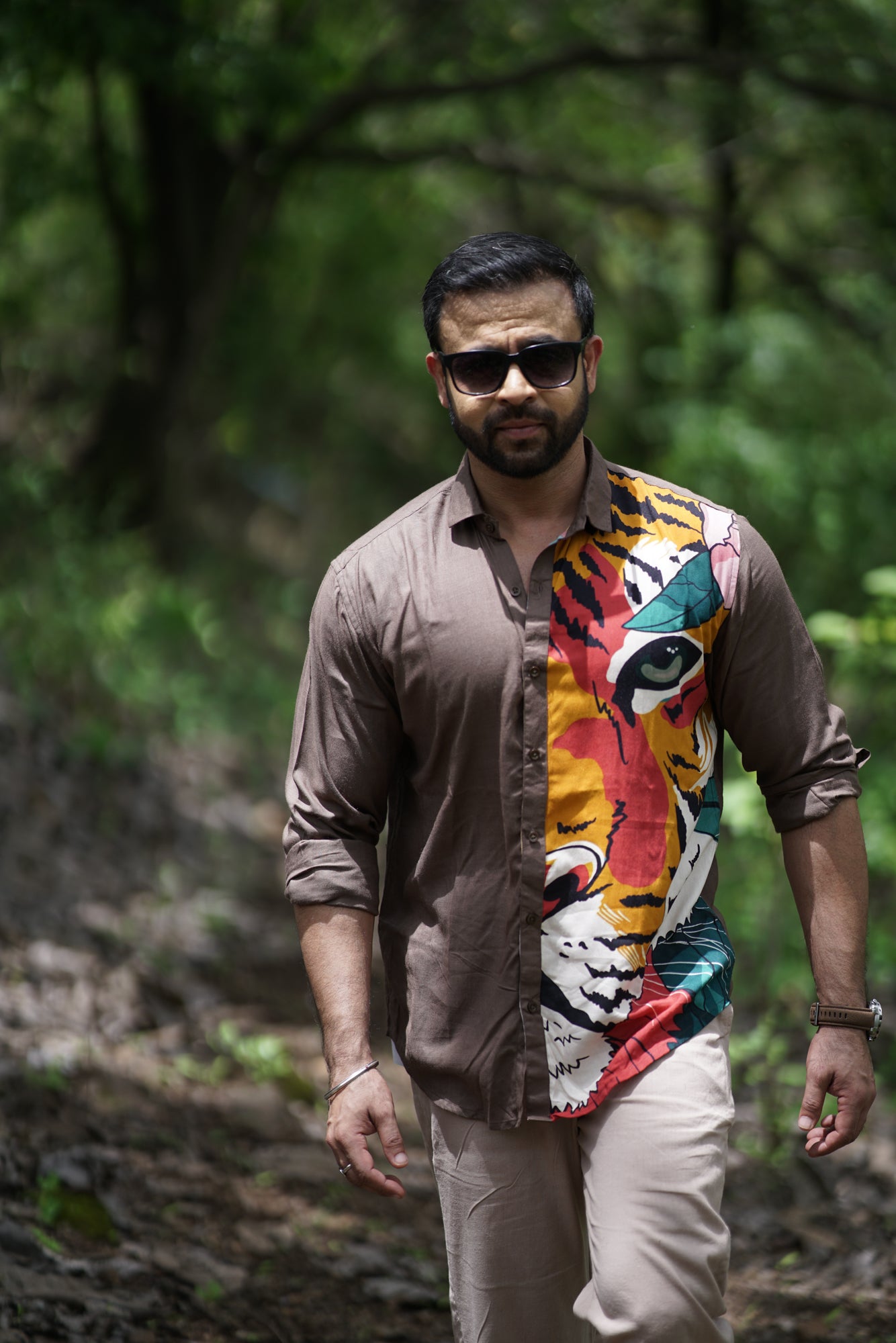 One Side Tiger-Bold Tiger Print Full Sleeve Shirt (Brown)