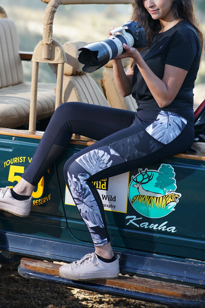 Dry Fit Leggings with Mesh Detailing and Pockets
